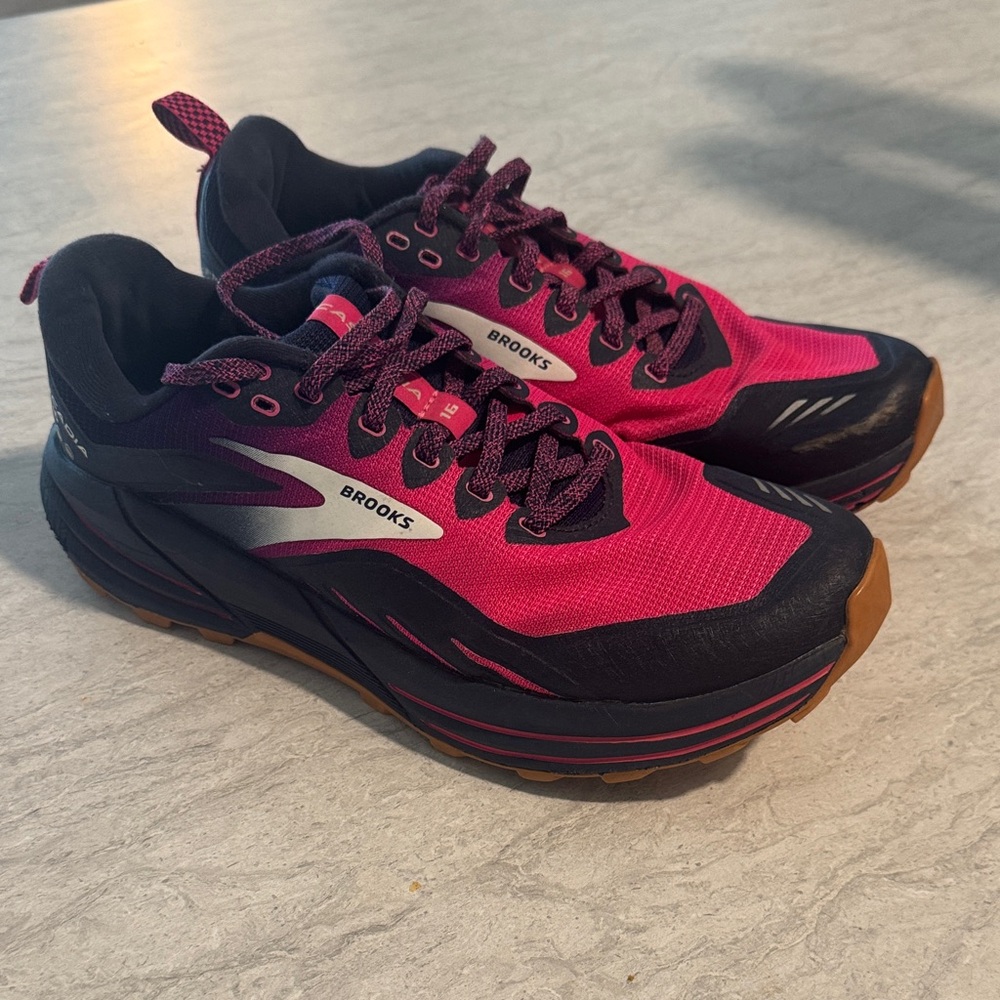 Brooks Cascadia 16 Trail Shoes